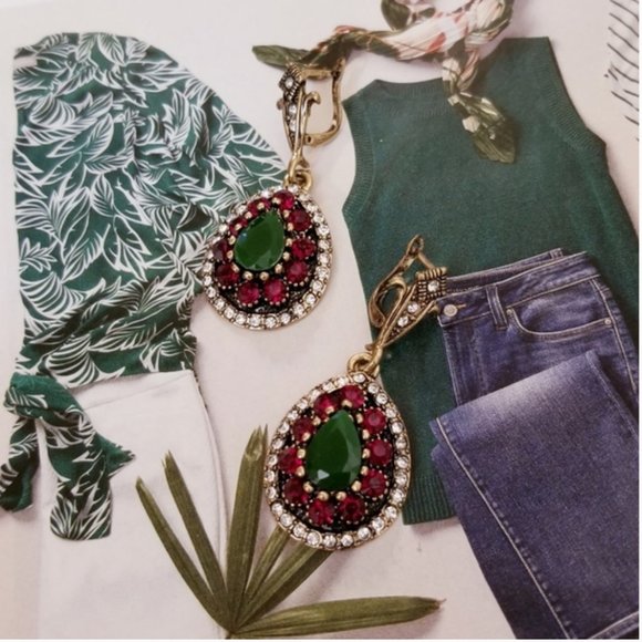 NEW Rhinestone Earrings - Picture 7 of 14